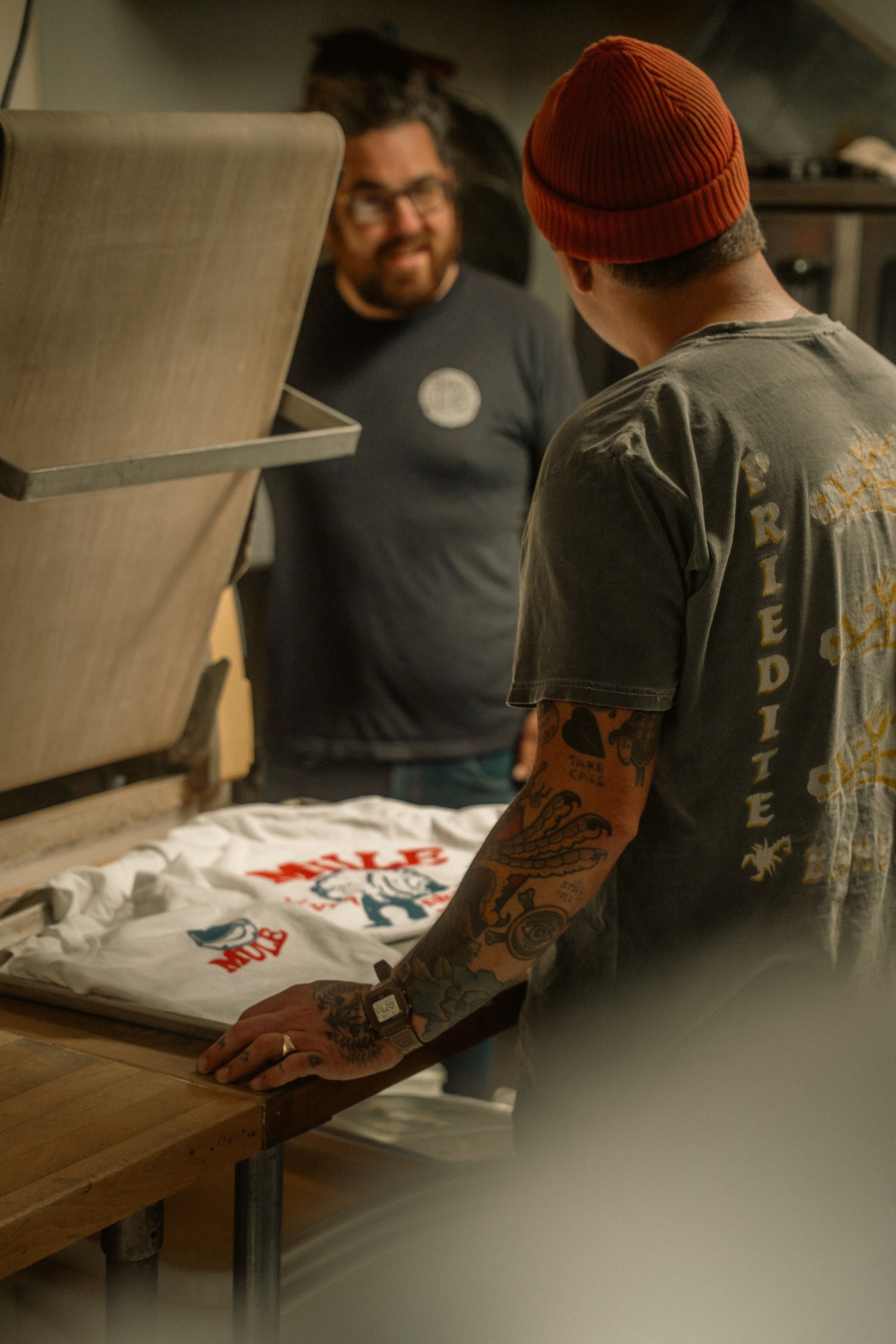 Screen printing a team shirt